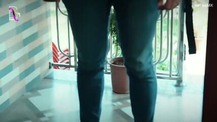 Akele Hum Akele Tum Episode 1