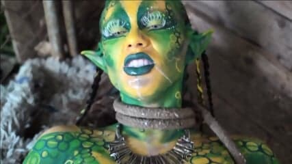 ALIEN BITCH GETS CAPTURED